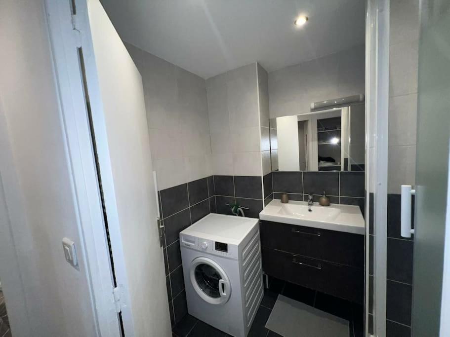 Grand Appartement Climatise Et Fonctionnel Marseille Exterior photo