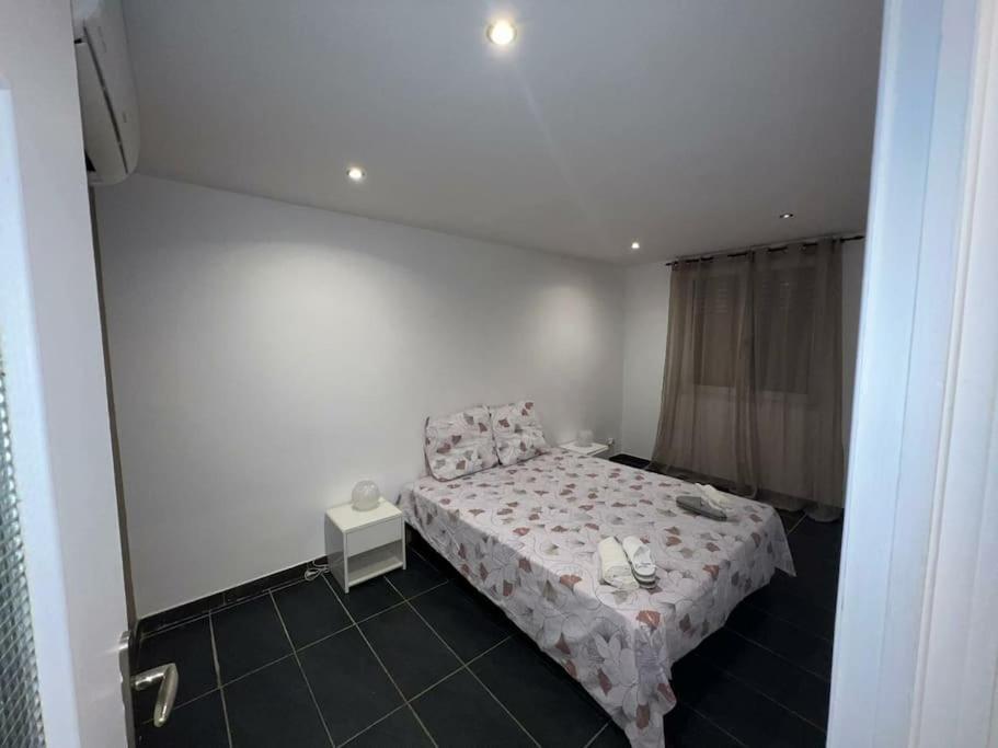 Grand Appartement Climatise Et Fonctionnel Marseille Exterior photo
