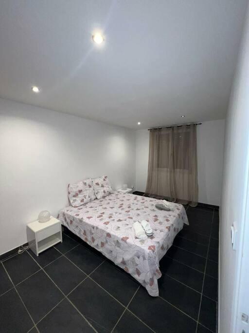 Grand Appartement Climatise Et Fonctionnel Marseille Exterior photo